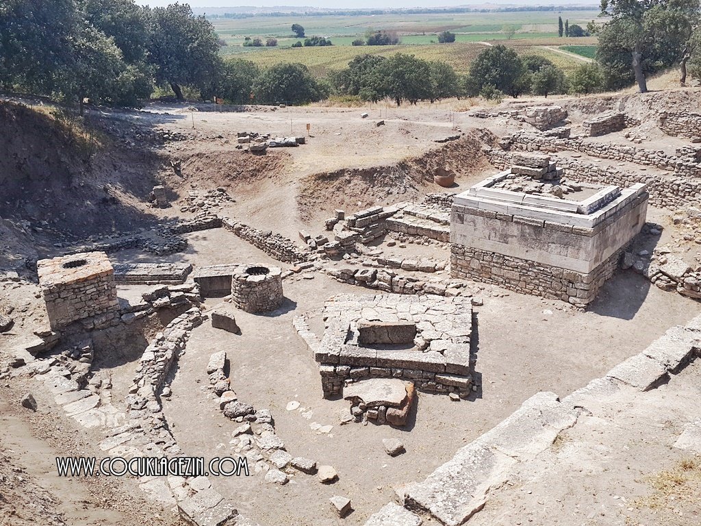 Truva Antik Kentinde bazı kalıntılar