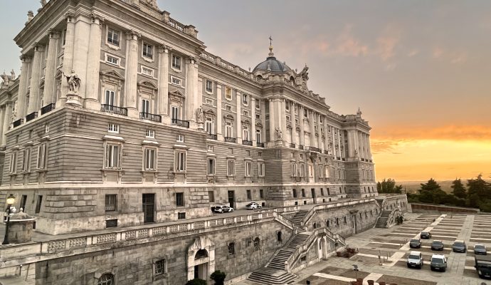 Madrid Kraliyet Sarayında günbatımı keyfindeyizz