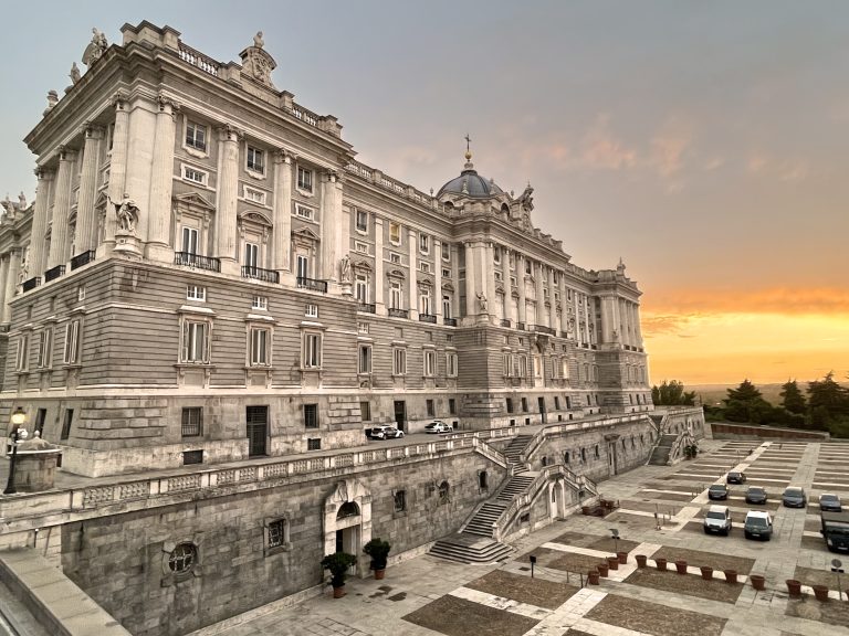 Madrid Kraliyet Sarayında günbatımı keyfindeyizz